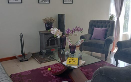 Venta de bella casa en Residencial Los Manantiales, Km 19 a San José Pinula