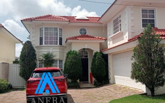 Venta de bella casa en Residencial Los Manantiales, Km 19 a San José Pinula