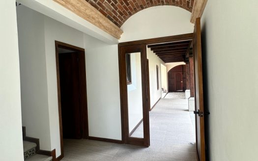 Exclusiva Casa de 4 Habitaciones en Venta