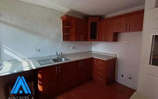 Vistas de Santo Tomás: Casa con Estudio y Balcón en Santa Lucía