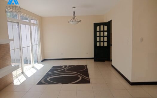 CASA EN VENTA – VILLAS LOS MANANTIALES