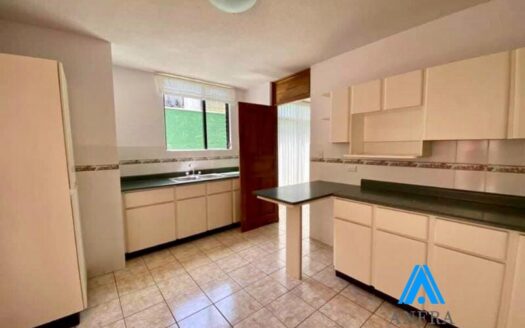 CASA EN VENTA – Condominio Santa Monica