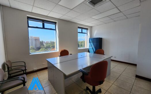 OFICINA EN ALQUILER – UNICENTRO, ZONA 10