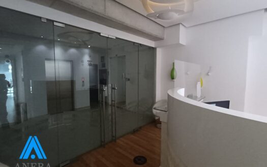OFICINA EN RENTA – EDIFICIO PLATINA, ZONA 10
